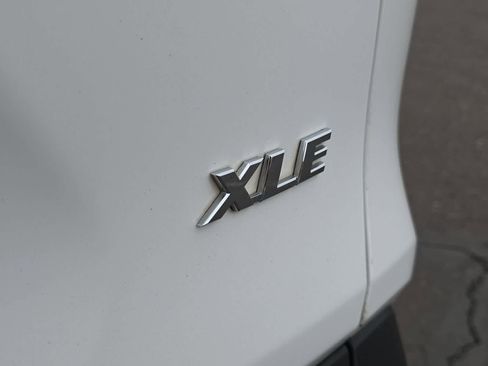 Used 2021 Toyota RAV4 XLE w/ Convenience Package FWD image 33