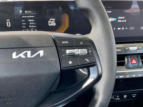 Used 2025 Kia K4 LXS image 23
