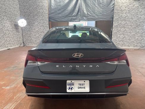 New 2026 Hyundai Elantra SEL Sport FWD image 6