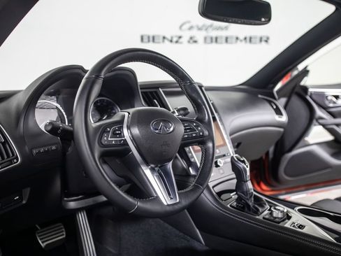 Used 2017 INFINITI Q60 Red Sport 400 RWD image 21