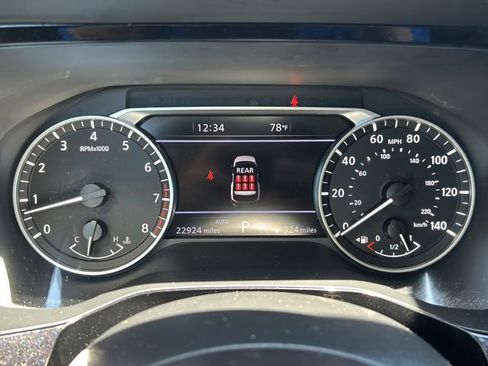 Used 2024 Nissan Pathfinder SL AWD/4WD image 16