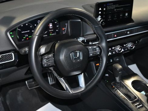 Used 2025 Honda Civic Sport image 2