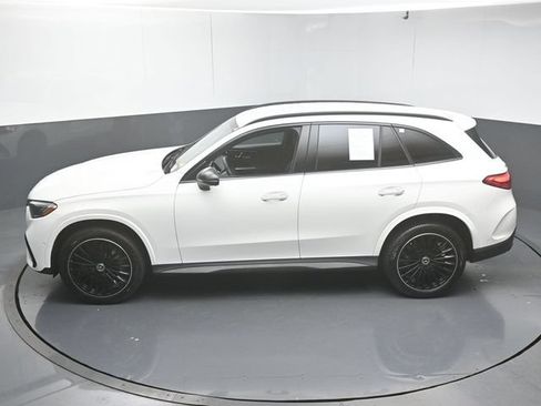 Used 2025 Mercedes-Benz GLC 300 w/ AMG Line image 46