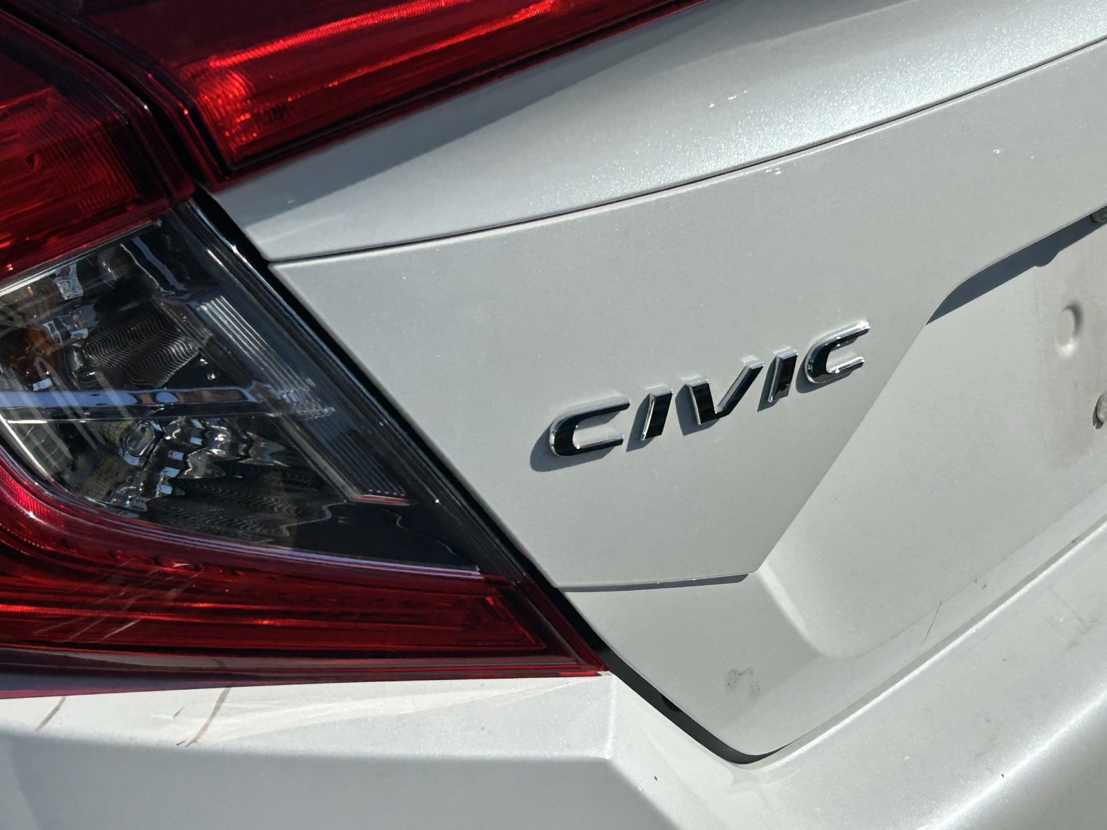Used 2018 Honda Civic EX image 11