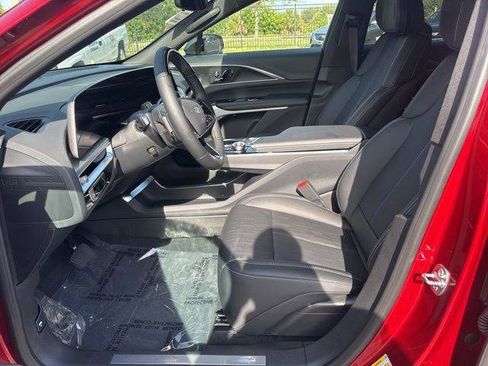 New 2025 Cadillac Lyriq Sport image 10