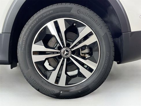 New 2025 Mercedes-Benz GLB 250 4MATIC image 30