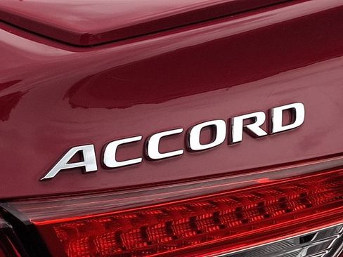 Used 2018 Honda Accord Sport image 30