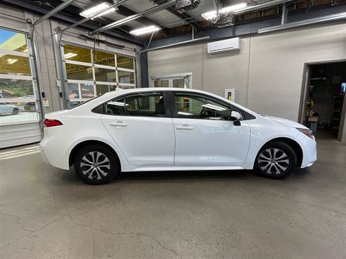 Used 2021 Toyota Corolla LE FWD image 6
