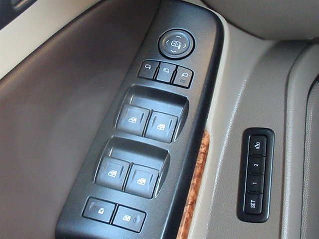 Used 2016 Chevrolet Suburban LTZ AWD/4WD image 31
