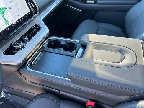 New 2026 Ford Expedition Active AWD/4WD image 19
