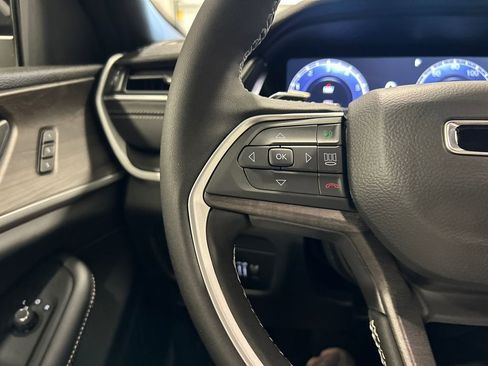 New 2025 Jeep Grand Cherokee Limited image 19