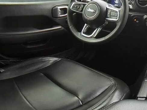 Used 2023 Jeep Wrangler Unlimited Sahara AWD/4WD image 20