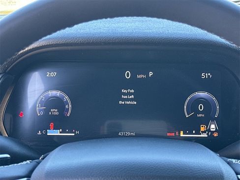 Used 2024 Jeep Grand Cherokee L Laredo image 12