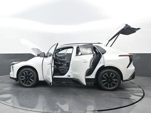 New 2026 Toyota bZ FWD image 32