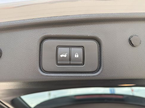 Used 2025 Nissan Pathfinder Rock Creek image 18