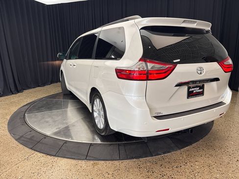 Used 2016 Toyota Sienna Limited AWD/4WD image 4