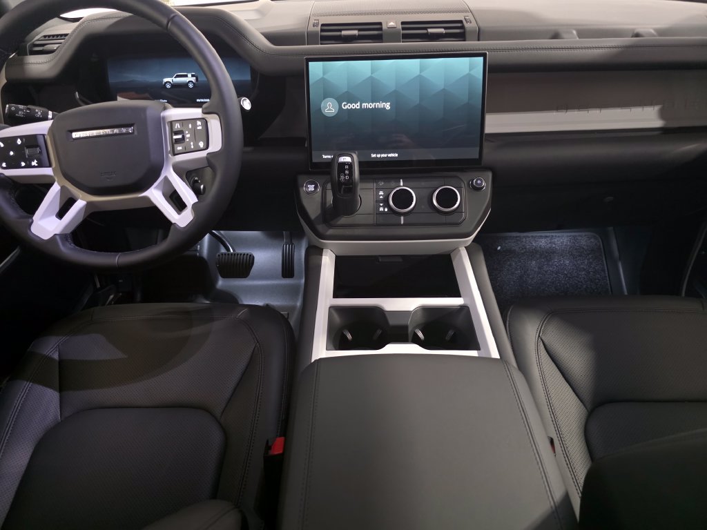 New 2026 Land Rover Defender 110 X-Dynamic SE AWD/4WD image 14
