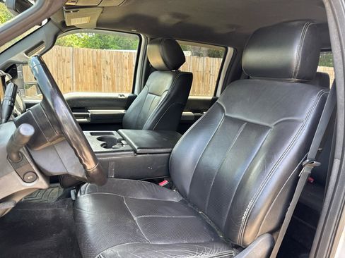 Used 2016 Ford F250 Lariat w/ Lariat Interior Package AWD/4WD image 5