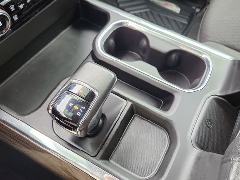 Used 2022 Chevrolet Silverado 1500 RST image 11