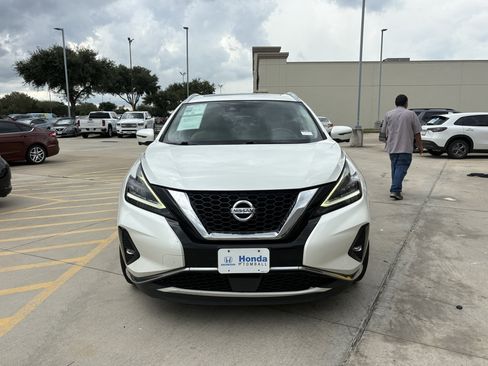 Used 2019 Nissan Murano Platinum w/ Cargo Package FWD image 3