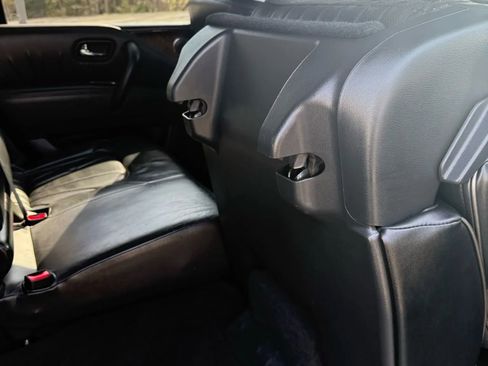 Used 2012 INFINITI QX56 4WD w/ Deluxe Touring Pkg image 37