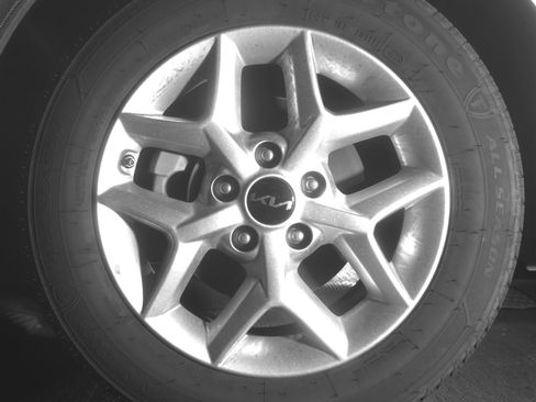 Used 2025 Kia Soul LX w/ LX Technology Package FWD image 12