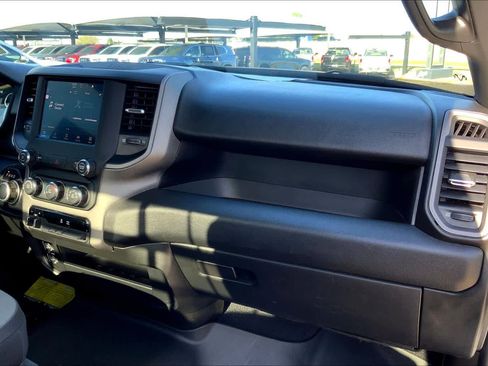 Used 2024 RAM 3500 Tradesman w/ Chrome Appearance Group AWD/4WD image 17