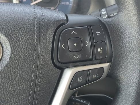 Used 2018 Toyota Sienna LE image 24