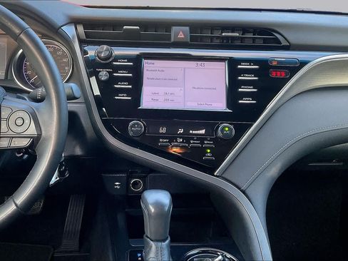 Used 2018 Toyota Camry SE FWD image 7