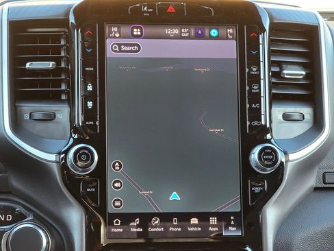 New 2026 RAM 1500 4x4 Crew Cab image 8