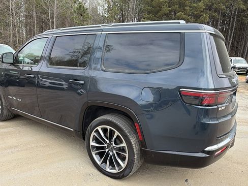 Used 2024 Jeep Wagoneer Series III w/ Premium Group I image 10