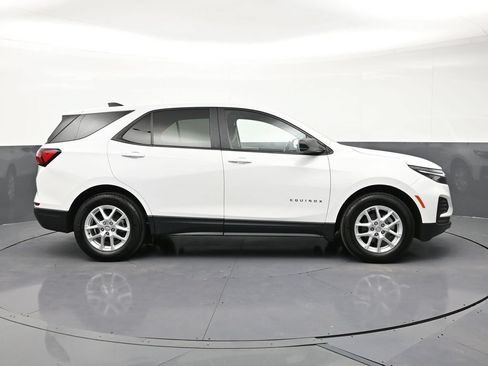 Used 2024 Chevrolet Equinox LS w/ LS Convenience Package FWD image 6