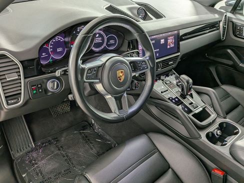 Used 2021 Porsche Cayenne Coupe AWD/4WD image 4