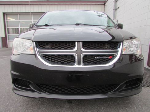 Used 2017 Dodge Grand Caravan SE w/ Power Window Group image 2