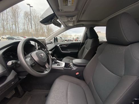 Used 2025 Toyota RAV4 XLE w/ Convenience Package image 20