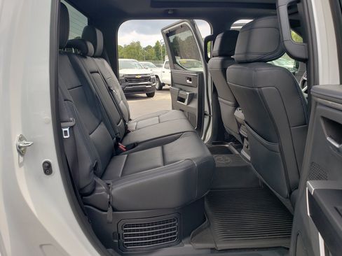 Used 2024 Toyota Tundra Platinum AWD/4WD image 34