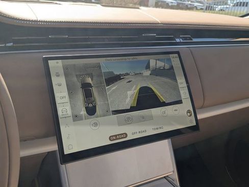 New 2026 Land Rover Range Rover SV AWD/4WD image 18