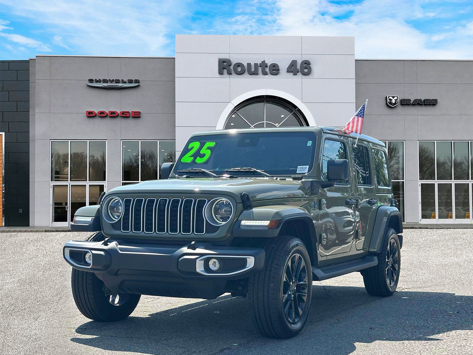 Used 2025 Jeep Wrangler Unlimited Sahara w/ Safety Group AWD/4WD image 2