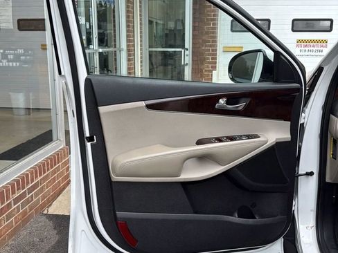 Used 2016 Kia Sorento EX w/ EX Premium Package image 10