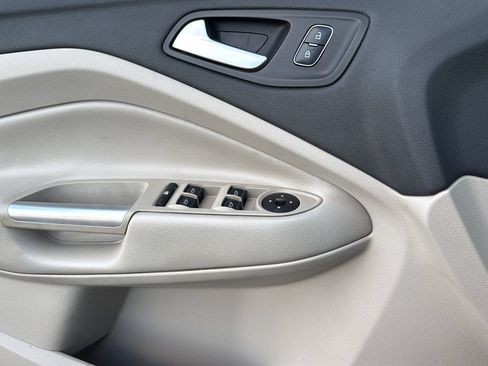Used 2018 Ford Escape SE w/ SE Sync 3 Package FWD image 11