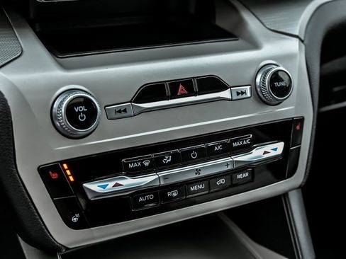 Used 2023 Ford Explorer XLT w/ Equipment Group 202A image 26