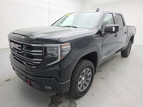 Used 2025 GMC Sierra 1500 AT4 AWD/4WD image 6