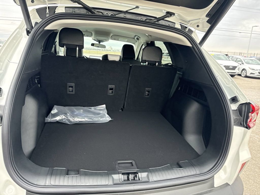 New 2025 Ford Escape SE FWD image 19