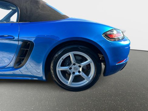 Used 2017 Porsche 718 Boxster image 15