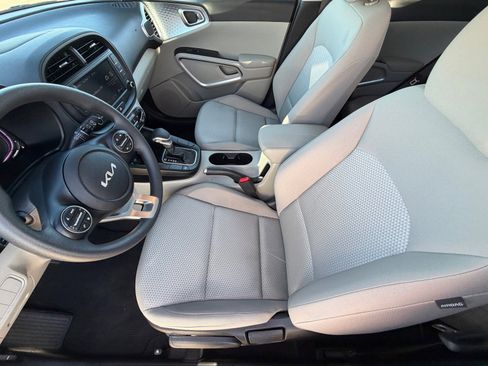 Certified 2025 Kia Soul LX w/ LX Technology Package image 14