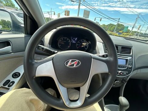 Used 2013 Hyundai Accent GLS FWD image 13