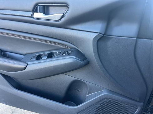 Used 2022 Nissan Altima 2.5 SR w/ Midnight Edition Package image 6