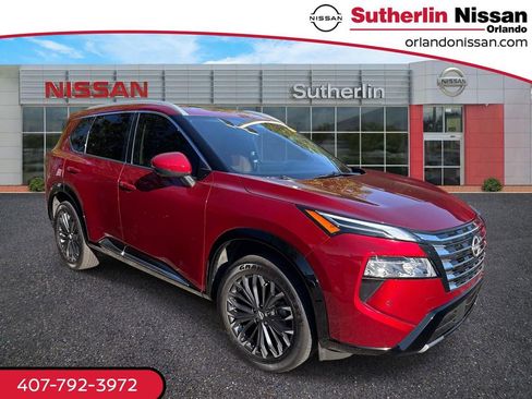 Used 2025 Nissan Rogue Platinum image 1