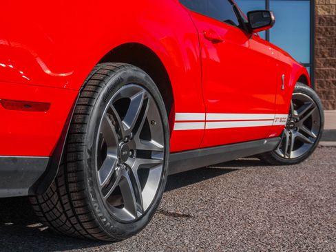 Used 2011 Ford Mustang Shelby GT500 w/ Electronics Pkg image 11