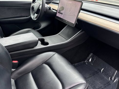 Used 2021 Tesla Model Y Long Range AWD/4WD image 17